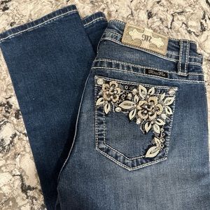 Miss Me - Capri style - bling embroidered - sz 27